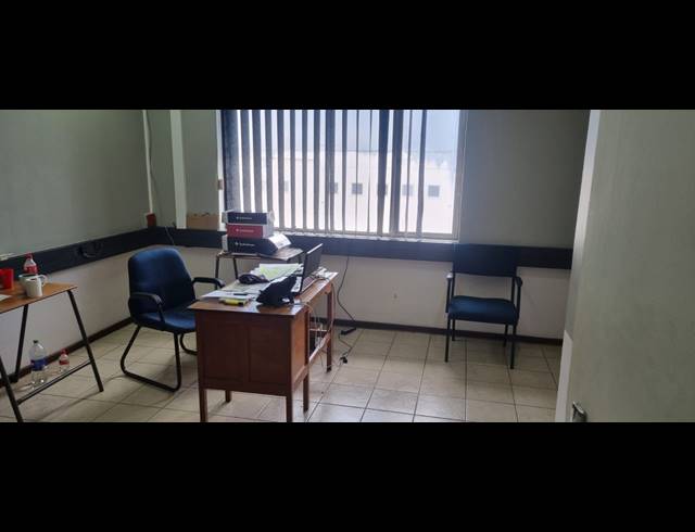 130M² OFFICE TO LET IN EMPANGENI CENTRAL